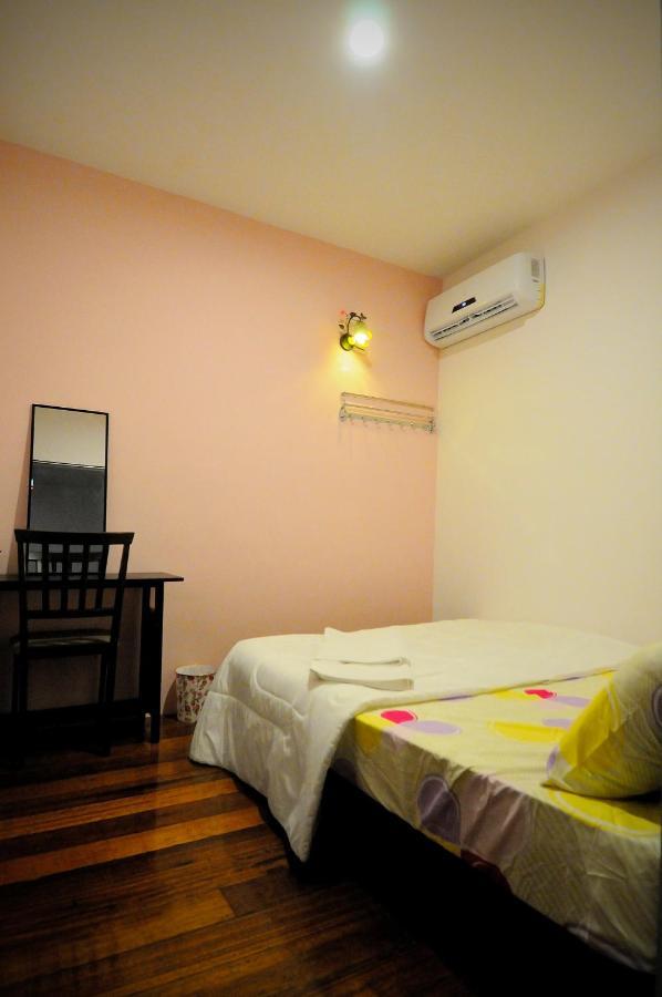 Guest house Thirty Three Stewart Houze