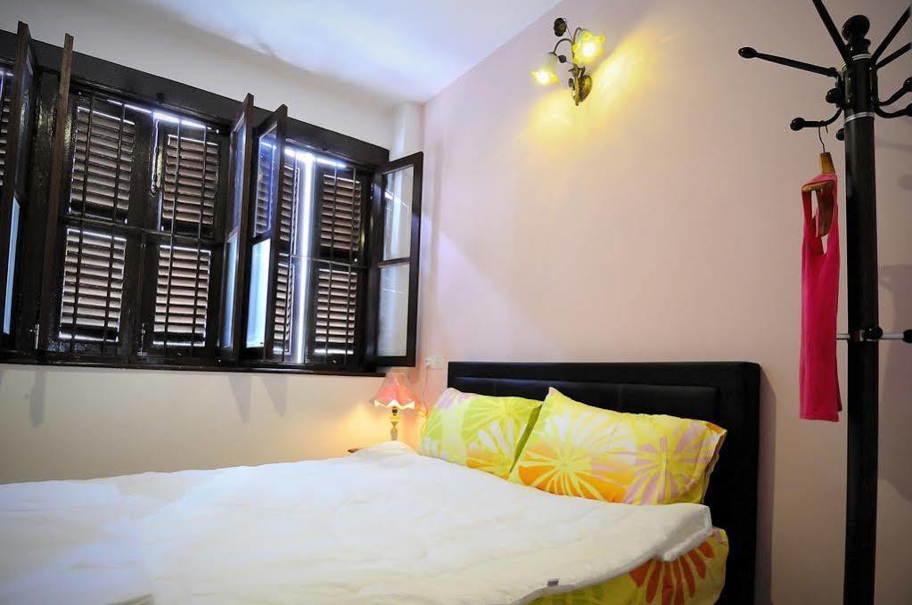 Thirty Three Stewart Houze Guest house George Town